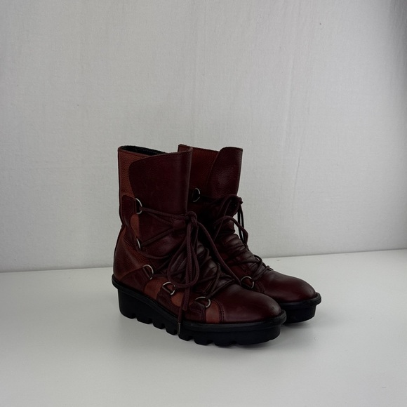 John Fluevog - Bronco Mid-Height Biker Boot Burgundy - Picture 2 of 16